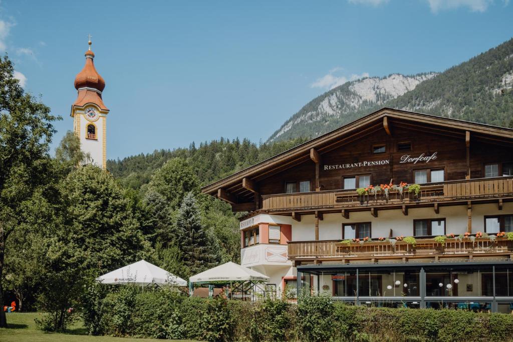 Dorfcafe Unken Hotelpension sWirtshaus im Dorf