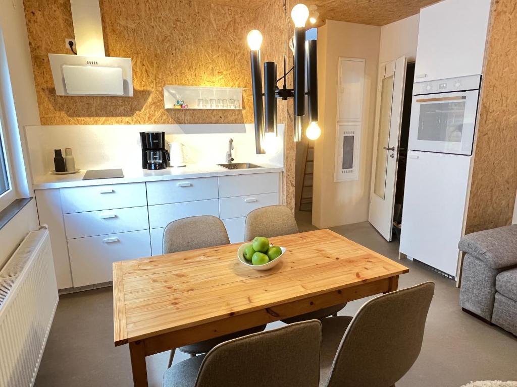 new, modern & cozy Apartment - near airport BER #links