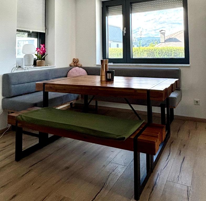 Schöne Wohnung mit Terrasse und Parkplatz