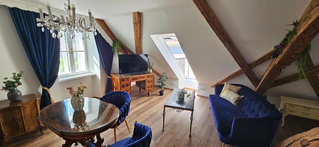 Sisi's Loft - Imperial Charm