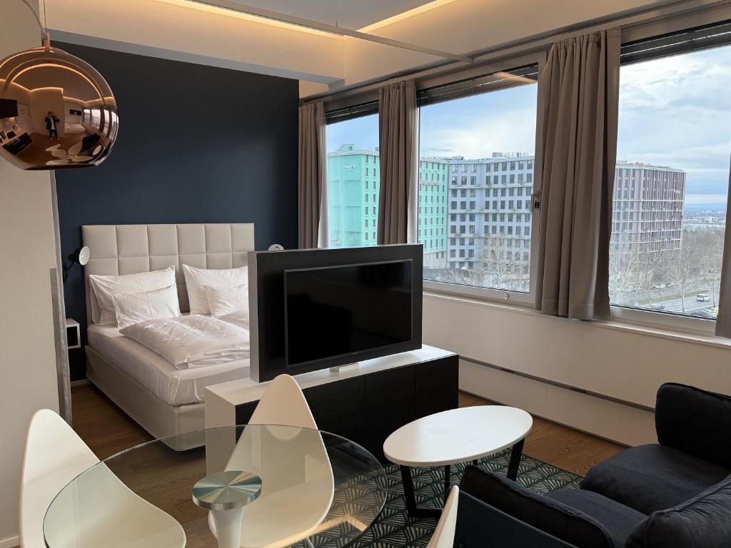 Skyline City Loft