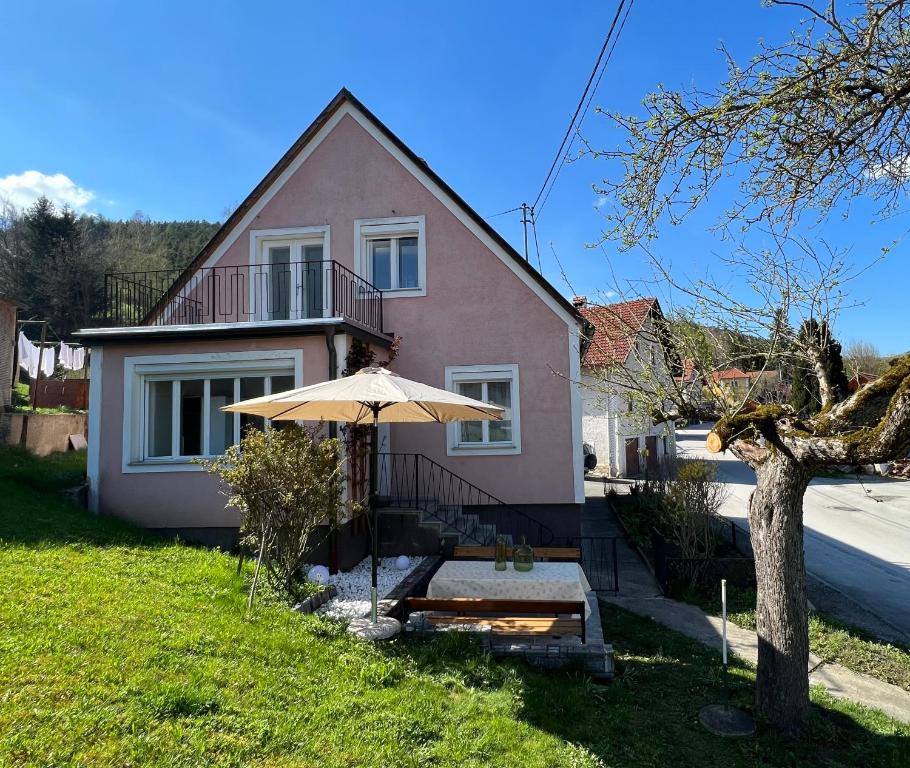 SOMMERHAUS JOSEFA