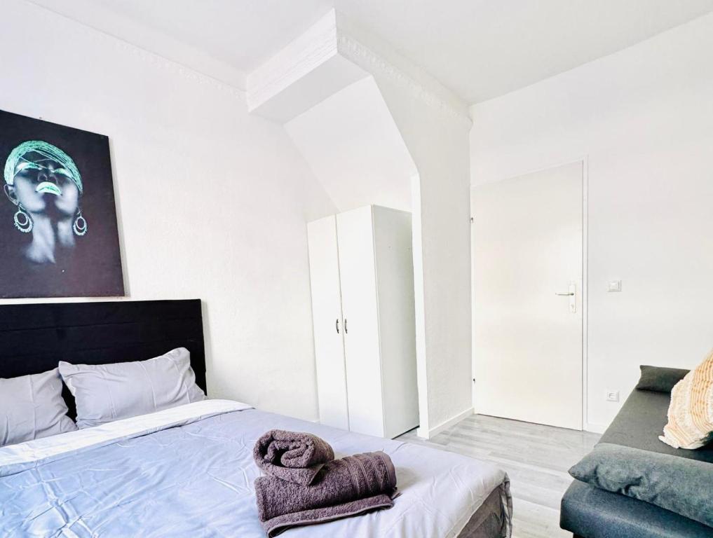 Spacious 4BR Apt for up to 12P 10Min to FAC Platz