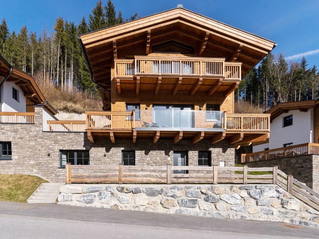 Modern Chalet in Mühlbach am Hochkönig near Ski Area