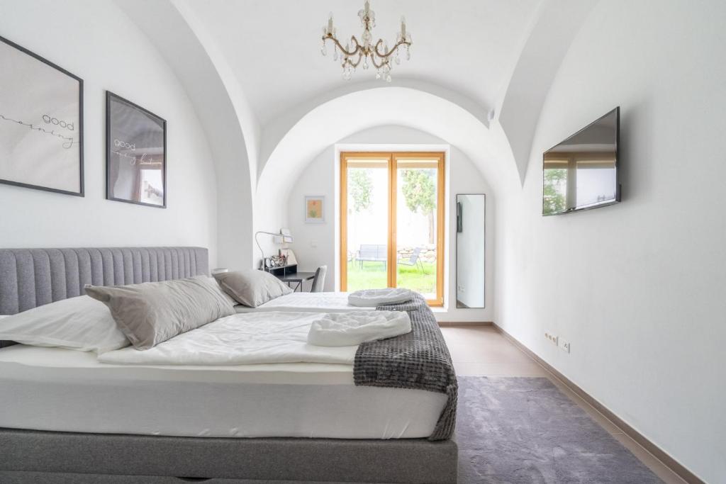 Tranquil Wachau Escape - 45m2 with Outdoor Terrace