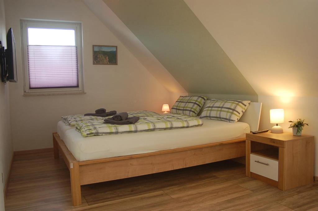 Behagliches Ferienhaus Zaunkönig -mit Kamin und Sauna
